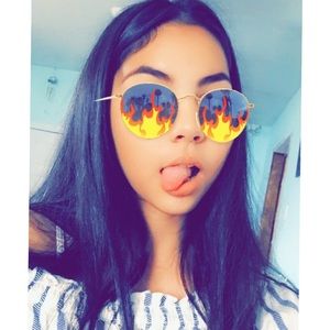 Meet your Posher, Sierra